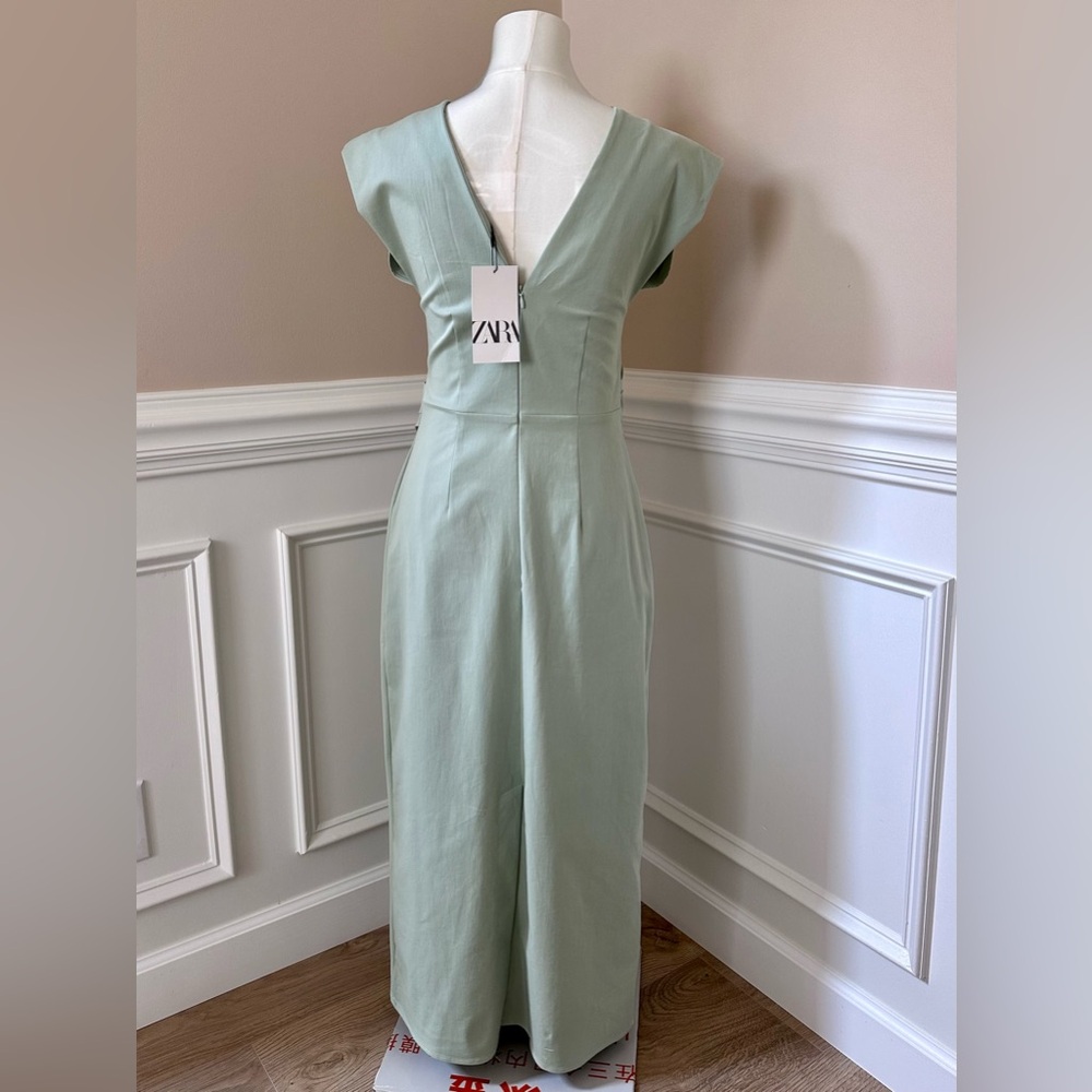NWT ZARA Women's Mint Green Sleeveless Pleated
Waist Dress Size M